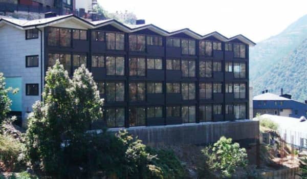Edificio Vortex en la carretera de la Rabassa