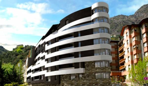 Dos edificios de viviendas en Sant Julià de Lória